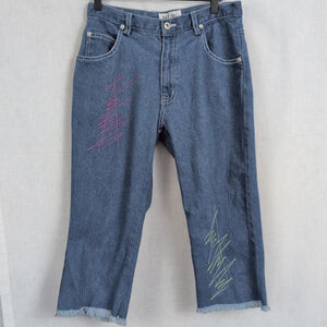 Vintage Embroidered Denim Capris Size 8